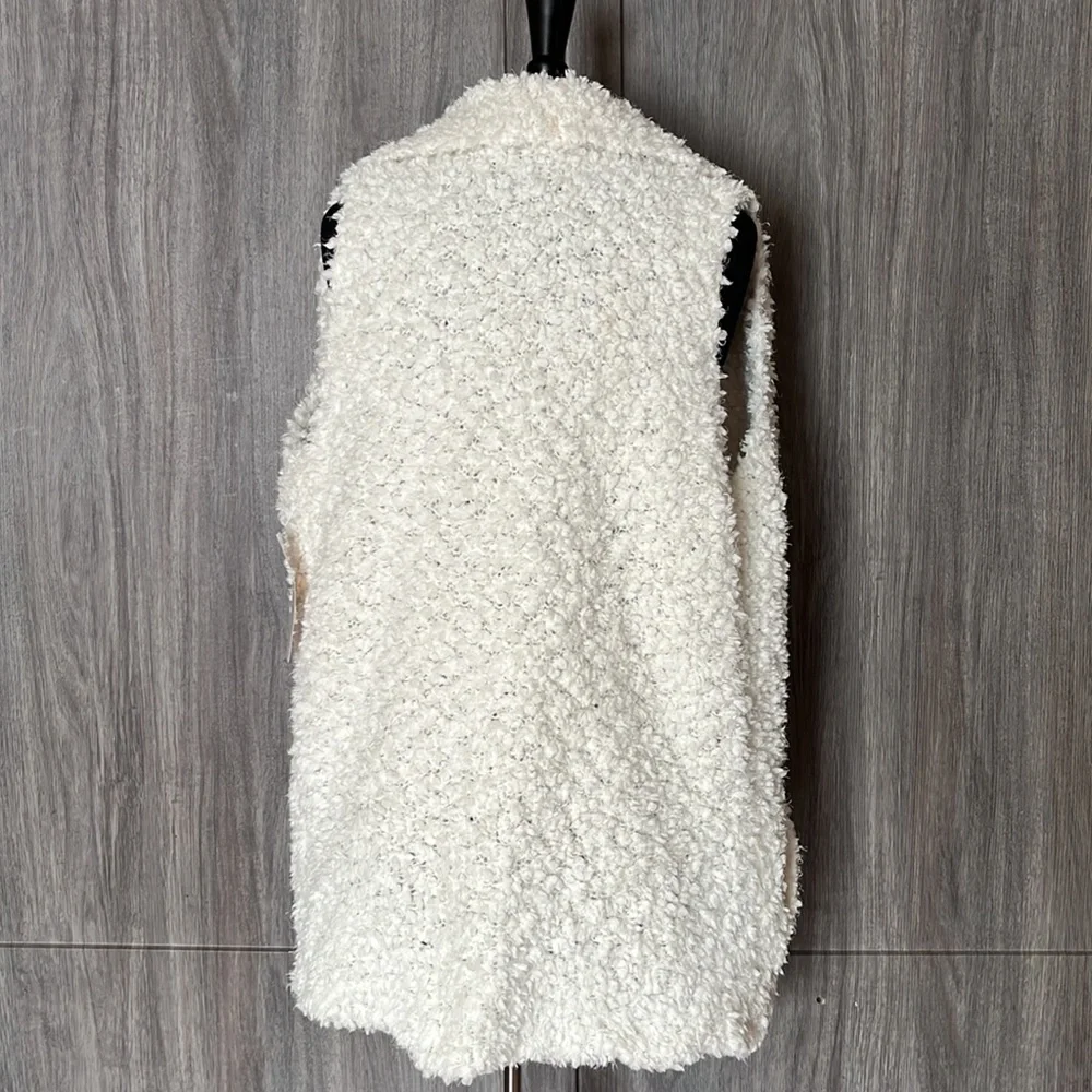 NEW DIRECTIONS Vest - Picture 8 of 11